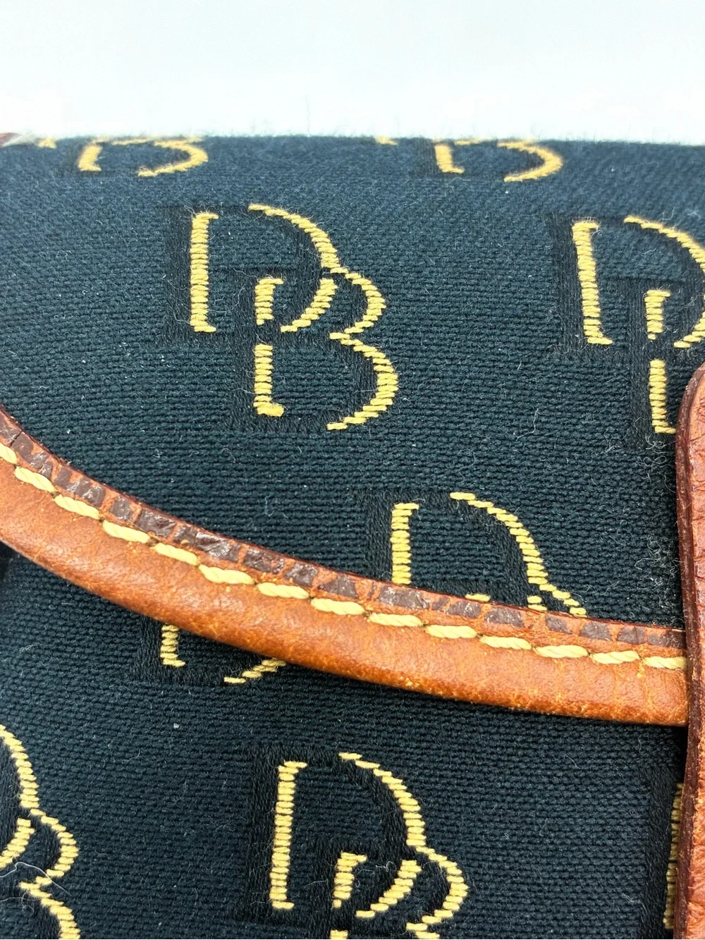 Vintage Dooney & Bourke Navy Tan DB Monogram Wristlet Pouch Blue Duck USA